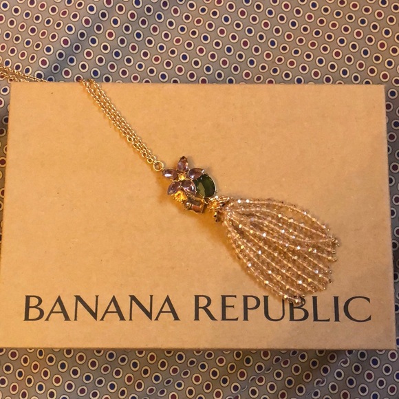 Banana Republic necklace